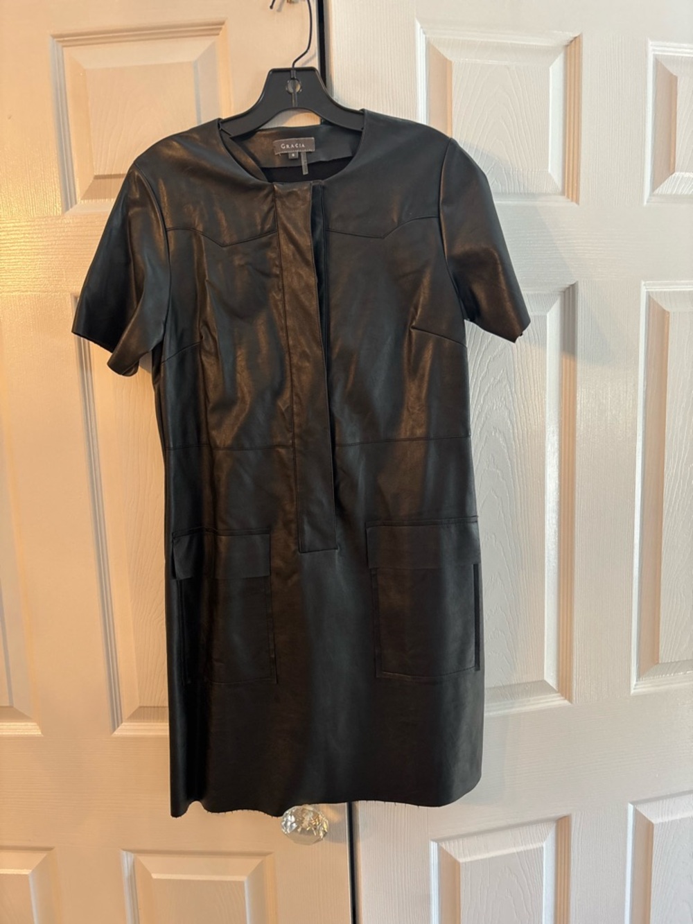Gracia Black Short-Sleeve Leather Shift Coat